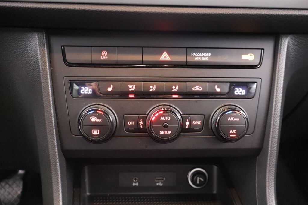 Seat Ateca 2017 1,0 TSI 115 Reference / Vakkari / Lohko+Sp / P.Tutka / Kosketusnäyttö /