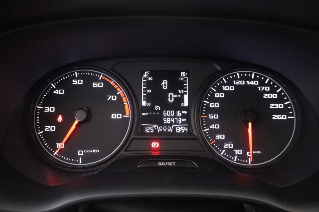 Seat Ateca 2017 1,0 TSI 115 Reference / Vakkari / Lohko+Sp / P.Tutka / Kosketusnäyttö /