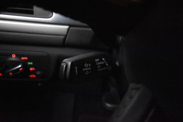 Audi A6 2011 Avant 3,0 V6 TDI 180 kW quattro S-tronic Start-Stop / Vetokoukku / Lohkolämmitin+sisäpistoke / Lisävalot / Uudet kesärenkaat