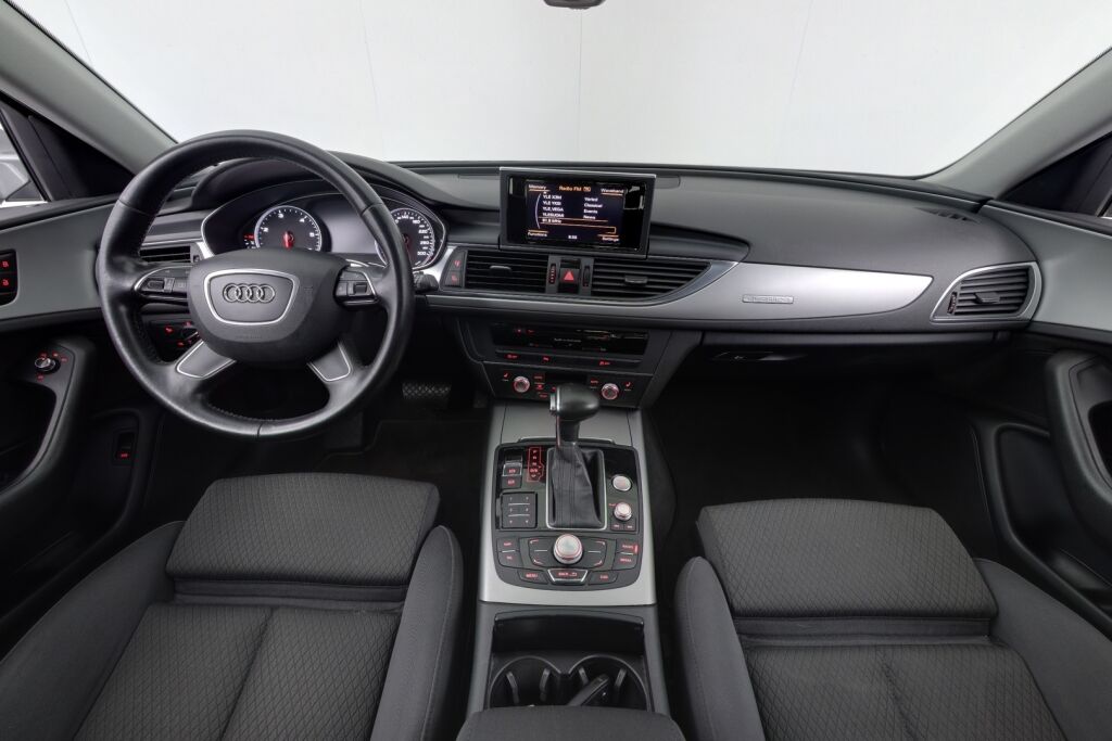 Audi A6 2011 Avant 3,0 V6 TDI 180 kW quattro S-tronic Start-Stop / Vetokoukku / Lohkolämmitin+sisäpistoke / Lisävalot / Uudet kesärenkaat