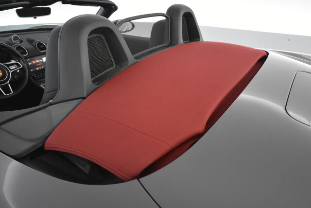 Porsche 718 2016 Boxster PDK / Suomiauto / 1-omistaja / Bose / Merkkihuollettu / Sport Chrono / Peruutuskamera / Navigointi / BLISS / 2x Renkaat & vanteet - RAHOITUS TÄHÄN AUTOON VAIN 3.99% - 
