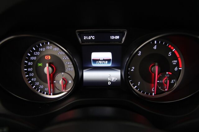 Mercedes-Benz CLA 2016 200 d A Premium Business