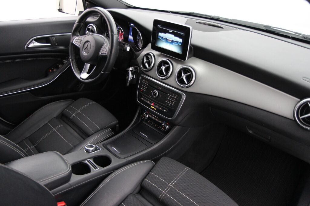 Mercedes-Benz CLA 2016 200 d A Premium Business