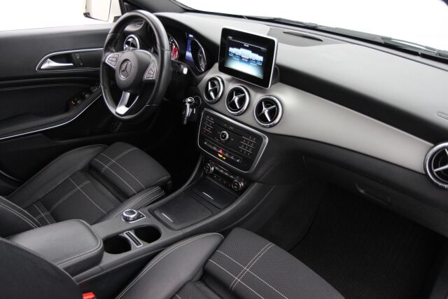 Mercedes-Benz CLA 2016 200 d A Premium Business