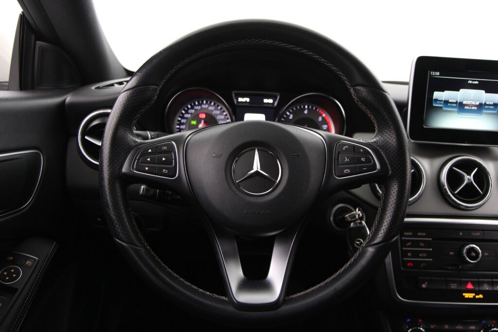 Mercedes-Benz CLA 2016 200 d A Premium Business