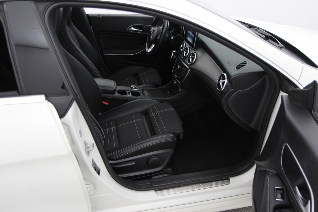 Mercedes-Benz CLA 2016 200 d A Premium Business