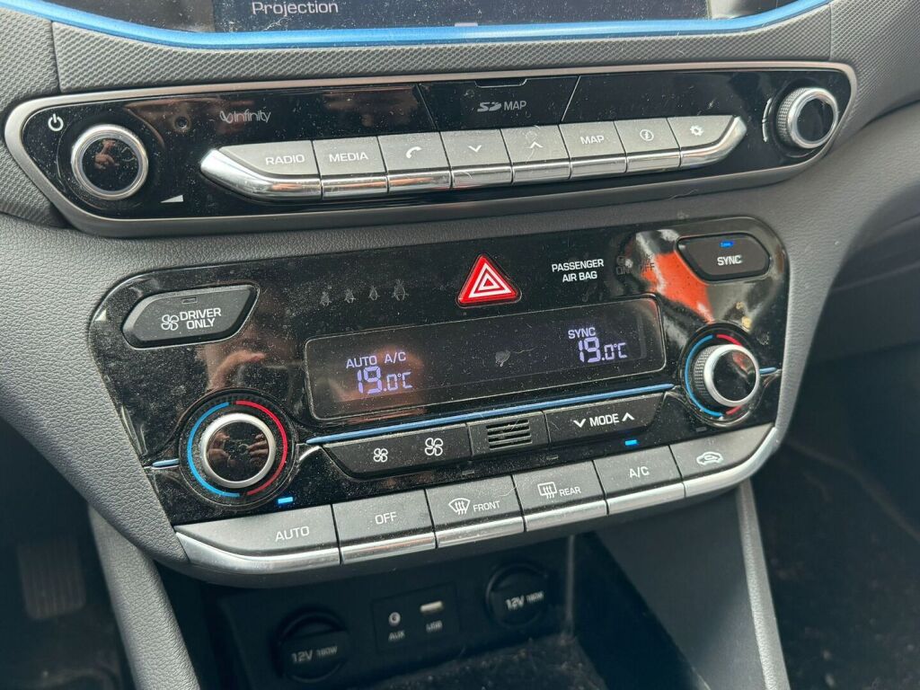 Hyundai IONIQ hybrid 2017 DCT Comfort / Suomiauto / Lohkolämmitin / Infinity / Navigointi / ACC