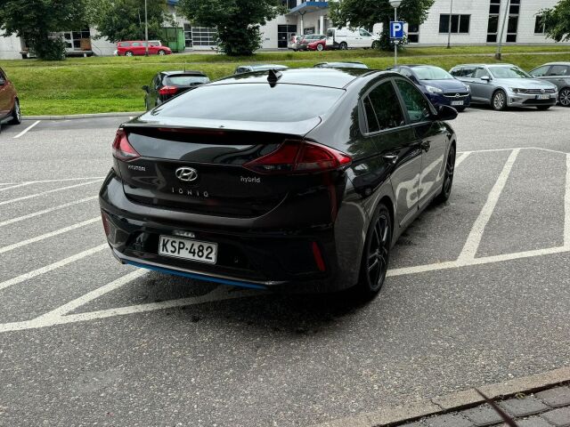 Hyundai IONIQ hybrid 2017 DCT Comfort / Suomiauto / Lohkolämmitin / Infinity / Navigointi / ACC