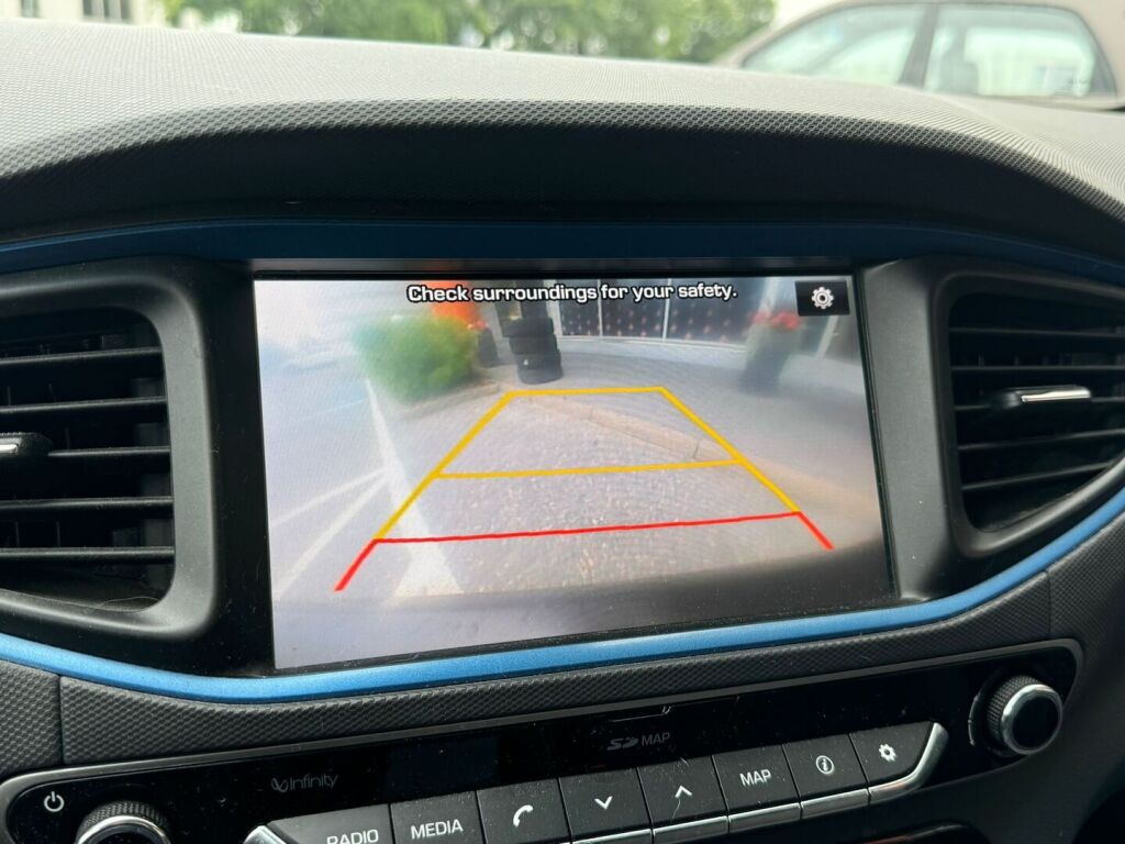 Hyundai IONIQ hybrid 2017 DCT Comfort / Suomiauto / Lohkolämmitin / Infinity / Navigointi / ACC