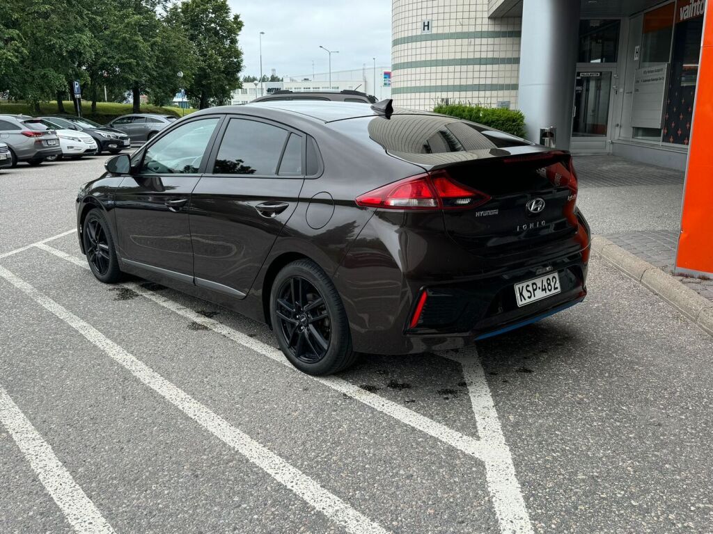Hyundai IONIQ hybrid 2017 DCT Comfort / Suomiauto / Lohkolämmitin / Infinity / Navigointi / ACC