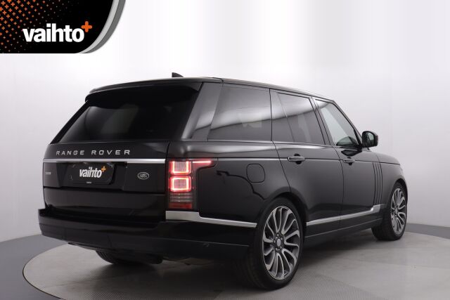 Land Rover Range Rover 2017 SDV8 Autobiography / Panorama / ACC / Istuinviilennys / Meridian® / Nahat / - Tämä ja n.100 muuta ajoneuvoa myynnissä Raisiossa – löydä oma kulkuneuvosi tänään! Ota rohkeasti yhteyttä Vaihtoplus-myyntiin: 010 569 6211!