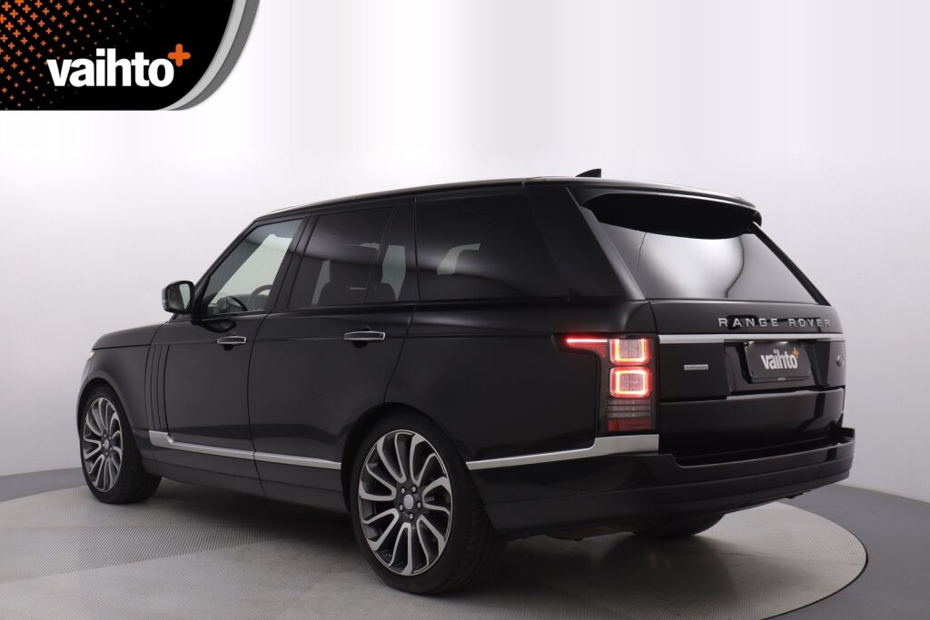 Land Rover Range Rover 2017 SDV8 Autobiography / Panorama / ACC / Istuinviilennys / Meridian® / Nahat / - Tämä ja n.100 muuta ajoneuvoa myynnissä Raisiossa – löydä oma kulkuneuvosi tänään! Ota rohkeasti yhteyttä Vaihtoplus-myyntiin: 010 569 6211!