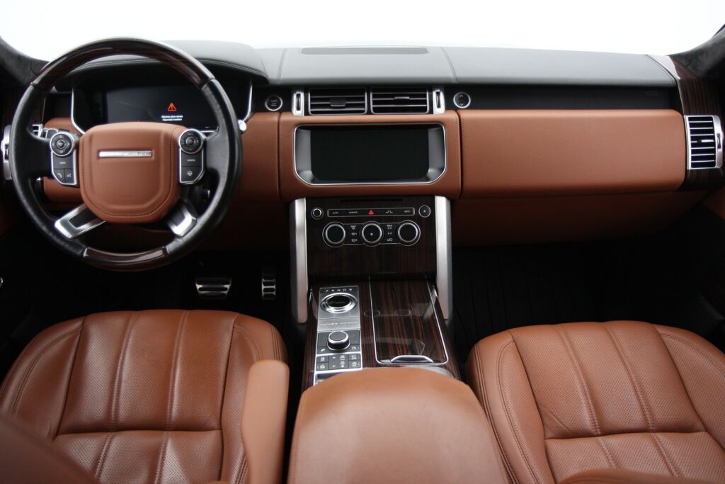 Land Rover Range Rover 2017 SDV8 Autobiography / Panorama / ACC / Istuinviilennys / Meridian® / Nahat / - Tämä ja n.100 muuta ajoneuvoa myynnissä Raisiossa – löydä oma kulkuneuvosi tänään! Ota rohkeasti yhteyttä Vaihtoplus-myyntiin: 010 569 6211!