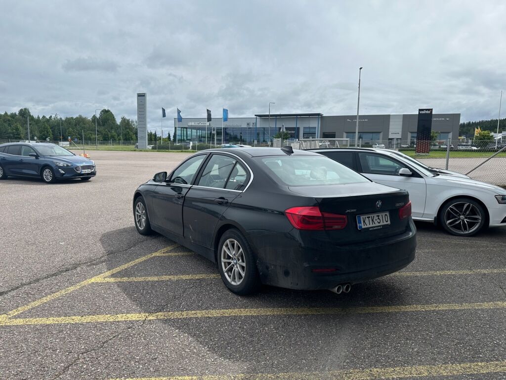 BMW 320 2018 F30 Sedan 320i A xDrive Business Exclusive / Neliveto / Nahat / Navi / Tutkat