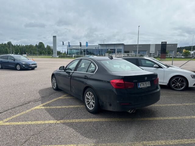 BMW 320 2018 F30 Sedan 320i A xDrive Business Exclusive / Neliveto / Nahat / Navi / Tutkat
