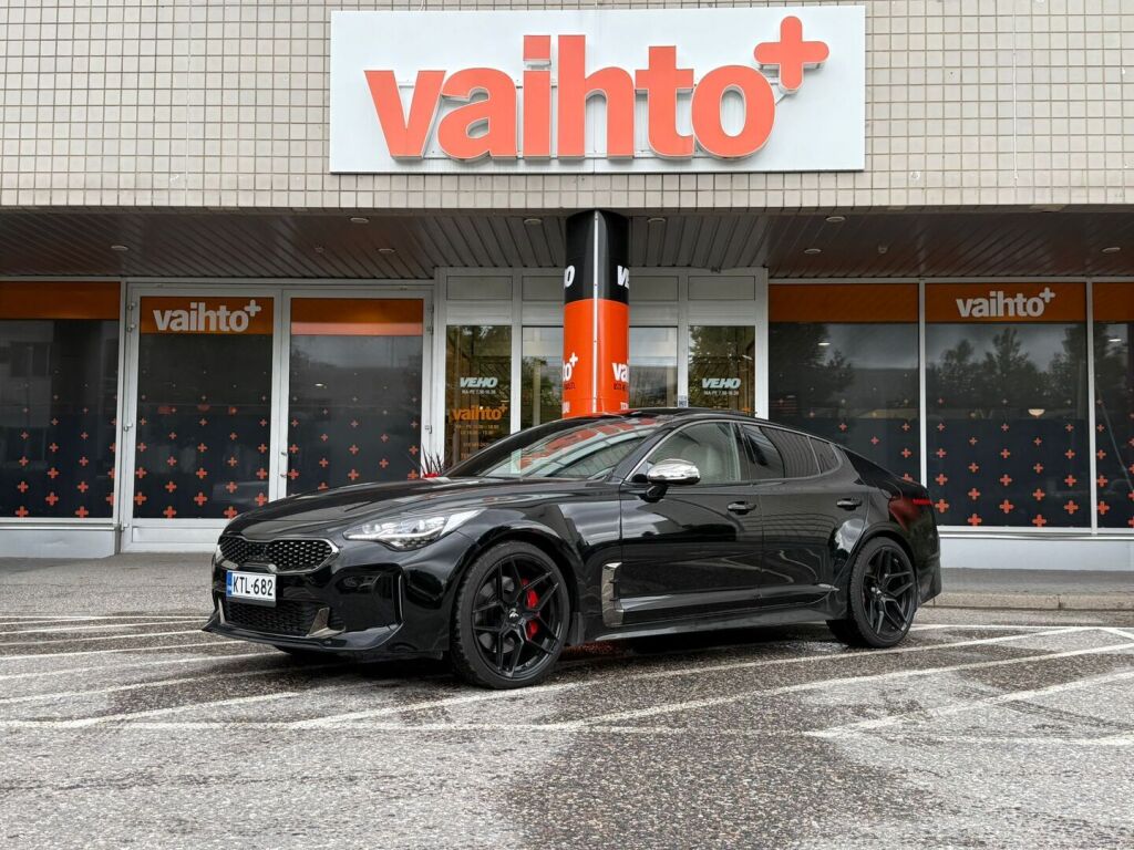 Kia Stinger 2018 3,3 T-GDI AWD GT A/T / HarmanKardon / Merkkarilla huollettu / Säädettävä putkisto / Ilmastoidut istuimet