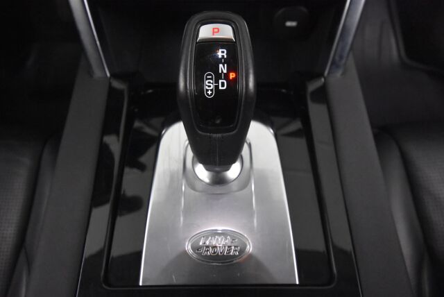 Land Rover Discovery Sport 2020 D150 MHEV AWD Aut S Nordic Edition / LED ajovalot / ACC / Vetokoukku / CarPlay / Kamera / Lämmitettävä tuulilasi / Navigointi - RAHOITUS TÄHÄN AUTOON VAIN 3.99% - 