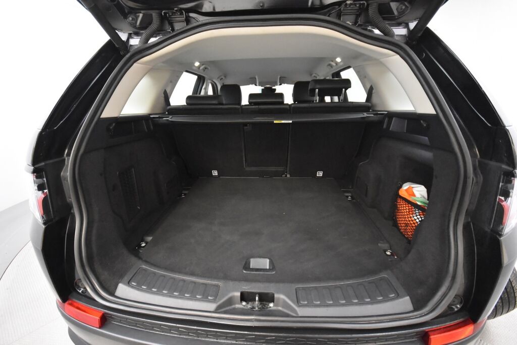 Land Rover Discovery Sport 2020 D150 MHEV AWD Aut S Nordic Edition / LED ajovalot / ACC / Vetokoukku / CarPlay / Kamera / Lämmitettävä tuulilasi / Navigointi - RAHOITUS TÄHÄN AUTOON VAIN 3.99% - 
