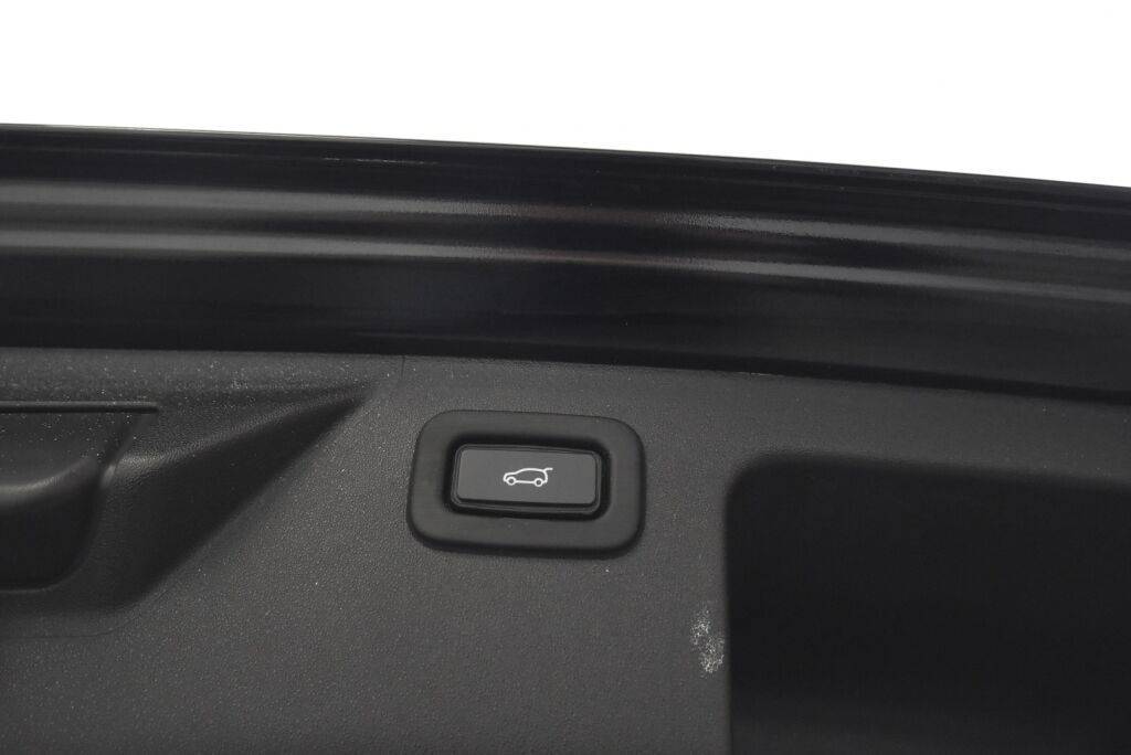 Land Rover Discovery Sport 2020 D150 MHEV AWD Aut S Nordic Edition / LED ajovalot / ACC / Vetokoukku / CarPlay / Kamera / Lämmitettävä tuulilasi / Navigointi - RAHOITUS TÄHÄN AUTOON VAIN 3.99% - 