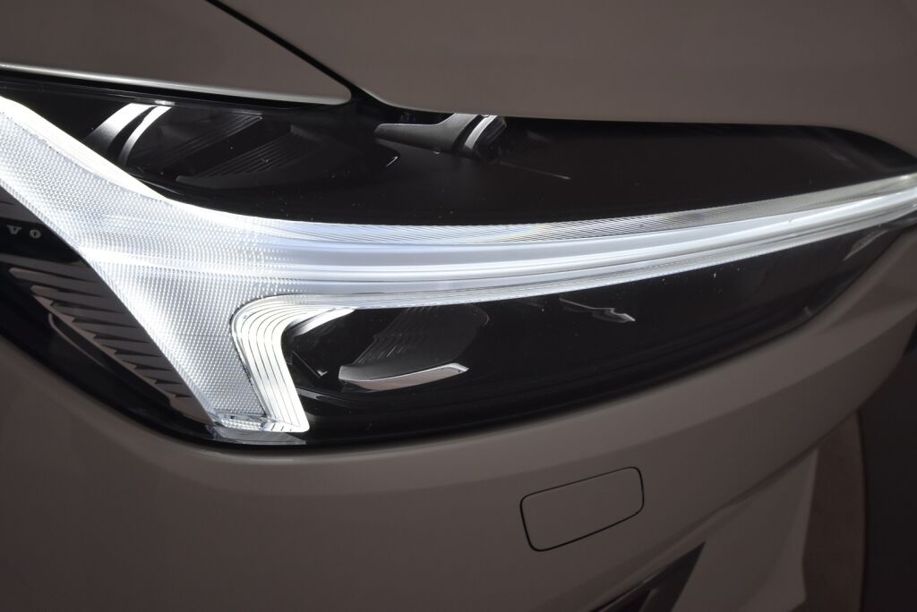 Volvo XC60 2021 T6 TwE AWD Inscription aut. / Panoraamakatto/ Harman Kardon /Sähköpenkit muistilla/Webasto