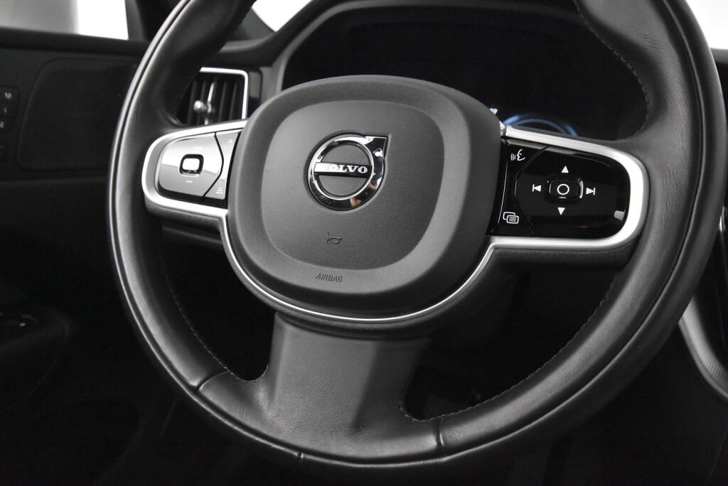 Volvo XC60 2021 T6 TwE AWD Inscription aut. / Panoraamakatto/ Harman Kardon /Sähköpenkit muistilla/Webasto