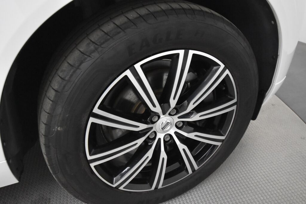 Volvo XC60 2021 T6 TwE AWD Inscription aut. / Panoraamakatto/ Harman Kardon /Sähköpenkit muistilla/Webasto