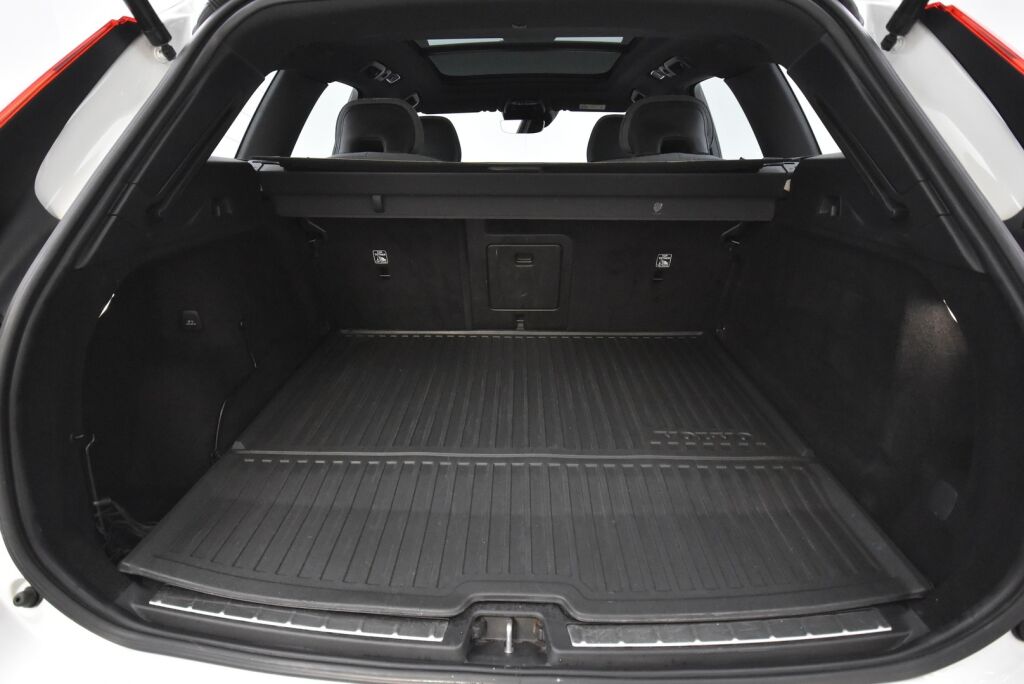 Volvo XC60 2021 T6 TwE AWD Inscription aut. / Panoraamakatto/ Harman Kardon /Sähköpenkit muistilla/Webasto
