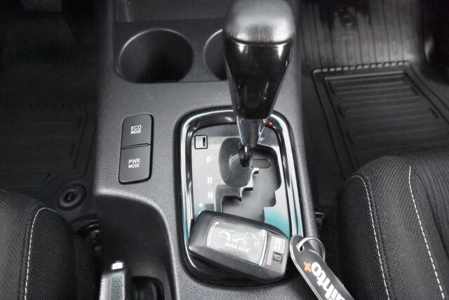 Toyota Hilux 2020 Extra Cab 4WD 2,8D Invincible Automaatti / Adapt. vakkari / ALV / P. kamera / Suomiauto