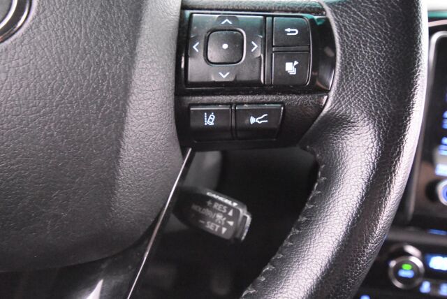 Toyota Hilux 2020 Extra Cab 4WD 2,8D Invincible Automaatti / Adapt. vakkari / ALV / P. kamera / Suomiauto