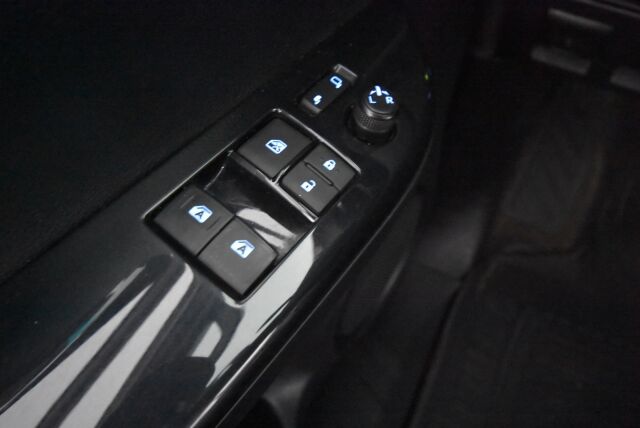 Toyota Hilux 2020 Extra Cab 4WD 2,8D Invincible Automaatti / Adapt. vakkari / ALV / P. kamera / Suomiauto