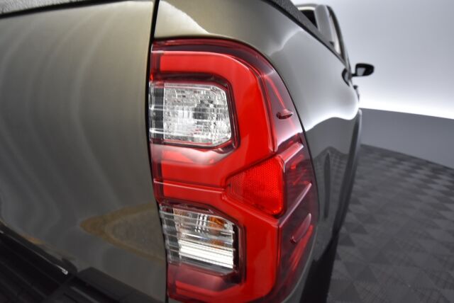 Toyota Hilux 2020 Extra Cab 4WD 2,8D Invincible Automaatti / Adapt. vakkari / ALV / P. kamera / Suomiauto