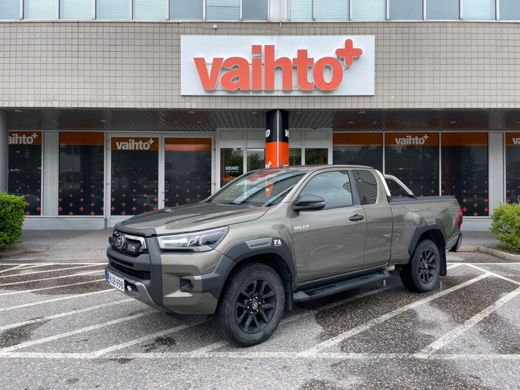 Toyota Hilux 2020 Extra Cab 4WD 2,8D Invincible Automaatti / Adapt. vakkari / ALV / P. kamera / Suomiauto