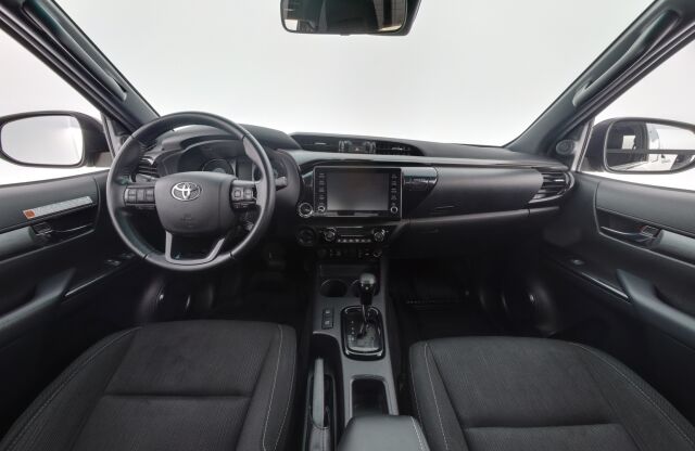 Toyota Hilux 2020 Extra Cab 4WD 2,8D Invincible Automaatti / Adapt. vakkari / ALV / P. kamera / Suomiauto