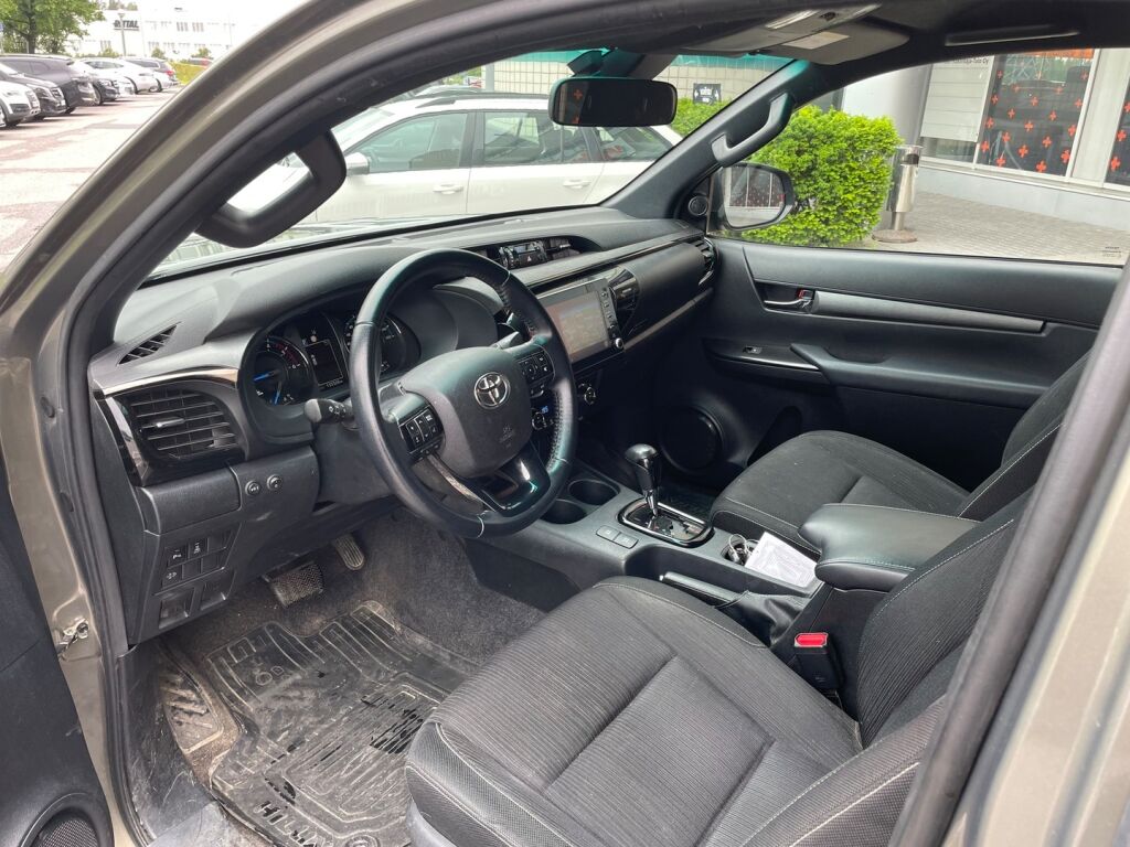 Toyota Hilux 2020 Extra Cab 4WD 2,8D Invincible Automaatti / Adapt. vakkari / ALV / P. kamera / Suomiauto