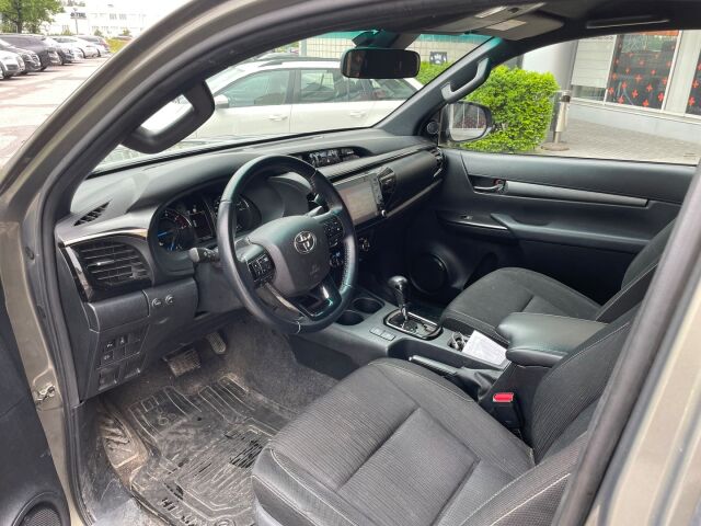 Toyota Hilux 2020 Extra Cab 4WD 2,8D Invincible Automaatti / Adapt. vakkari / ALV / P. kamera / Suomiauto