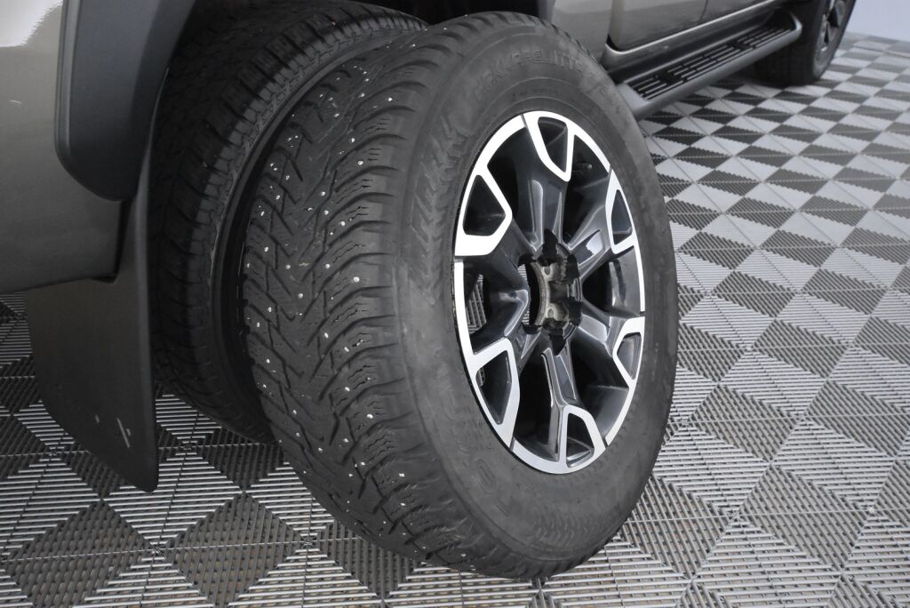 Toyota Hilux 2020 Extra Cab 4WD 2,8D Invincible Automaatti / Adapt. vakkari / ALV / P. kamera / Suomiauto