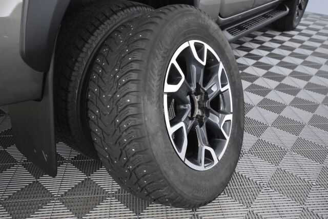 Toyota Hilux 2020 Extra Cab 4WD 2,8D Invincible Automaatti / Adapt. vakkari / ALV / P. kamera / Suomiauto