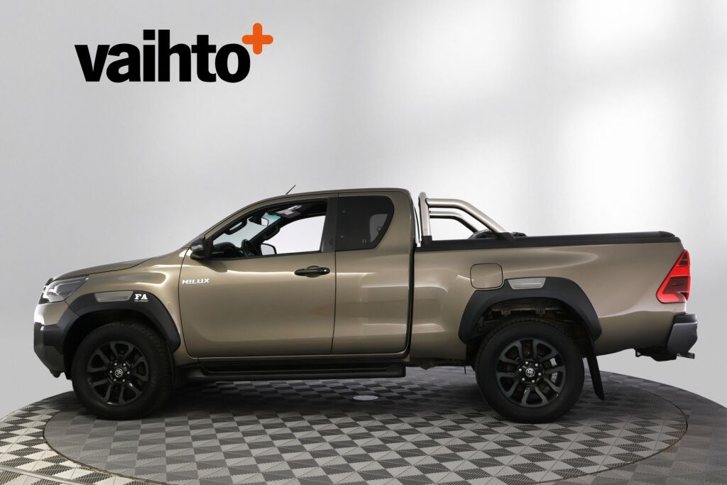 Toyota Hilux 2020 Extra Cab 4WD 2,8D Invincible Automaatti / Adapt. vakkari / ALV / P. kamera / Suomiauto