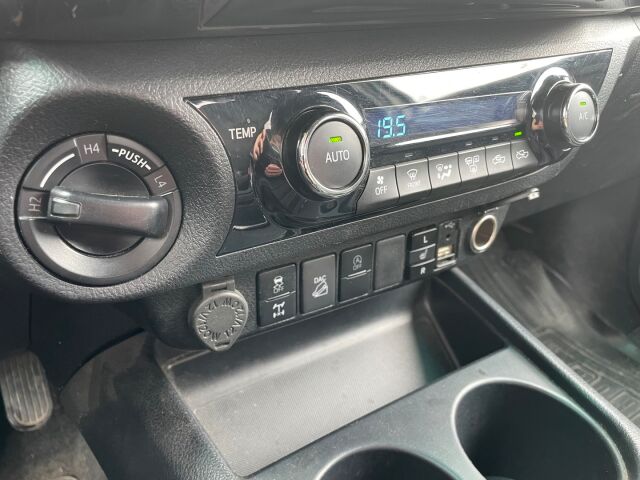 Toyota Hilux 2020 Extra Cab 4WD 2,8D Invincible Automaatti / Adapt. vakkari / ALV / P. kamera / Suomiauto