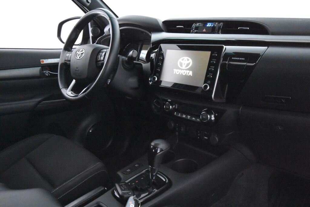 Toyota Hilux 2020 Extra Cab 4WD 2,8D Invincible Automaatti / Adapt. vakkari / ALV / P. kamera / Suomiauto