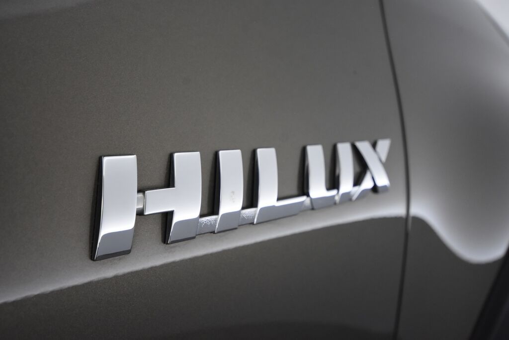 Toyota Hilux 2020 Extra Cab 4WD 2,8D Invincible Automaatti / Adapt. vakkari / ALV / P. kamera / Suomiauto