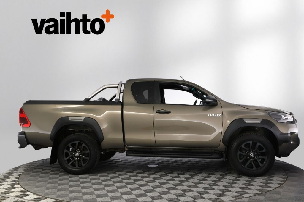Toyota Hilux 2020 Extra Cab 4WD 2,8D Invincible Automaatti / Adapt. vakkari / ALV / P. kamera / Suomiauto