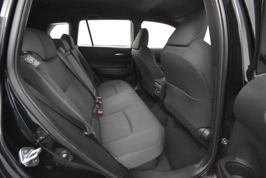 Toyota Corolla Cross 2023 2.0 Hybrid Active / Tehdastakuu / Suomiauto / 1-Omistaja / Alv-väh.kelp./ Adapt.vakkari / P-kamera /