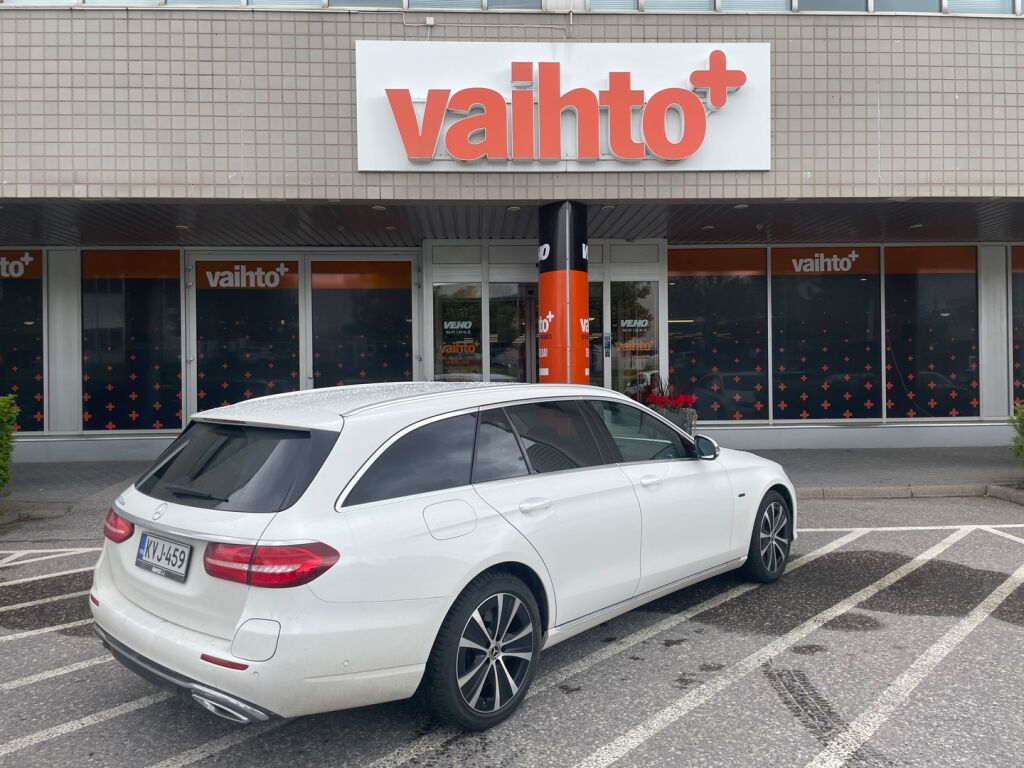 Mercedes-Benz E 2019 300 de T A Business Avantgarde EQ Power / Ajoavustinpaketti/ Widescreen/ Tehdaskoukku/Burmeister