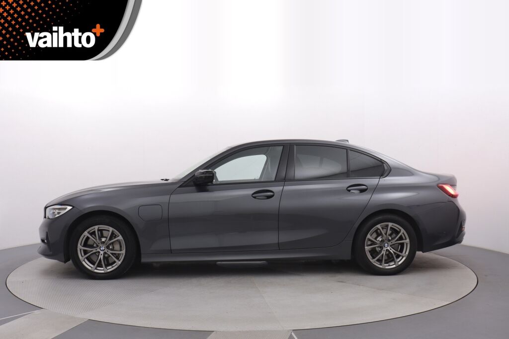 BMW 330 2019 G20 Sedan 330e / Sport istuimet / Navi / Kamera / Puolinahat / /