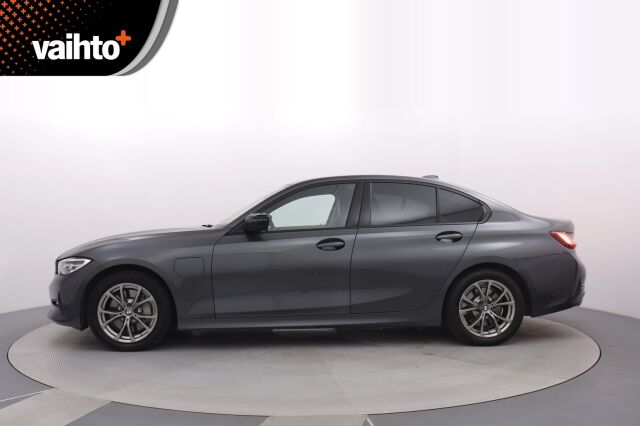 BMW 330 2019 G20 Sedan 330e / Sport istuimet / Navi / Kamera / Puolinahat / /