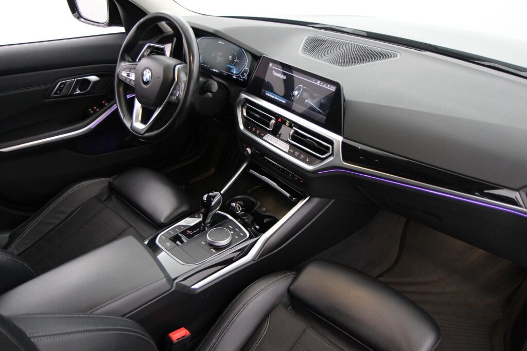 BMW 330 2019 G20 Sedan 330e / Sport istuimet / Navi / Kamera / Puolinahat / /