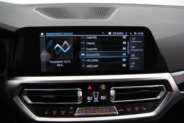 BMW 330 2019 G20 Sedan 330e / Sport istuimet / Navi / Kamera / Puolinahat / /