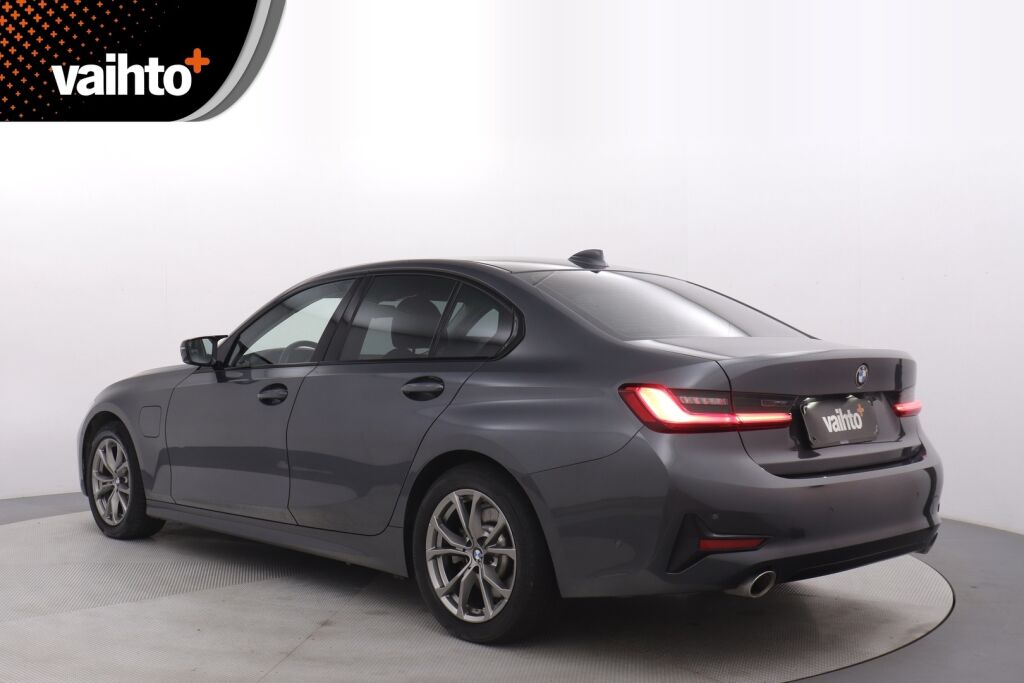 BMW 330 2019 G20 Sedan 330e / Sport istuimet / Navi / Kamera / Puolinahat / /