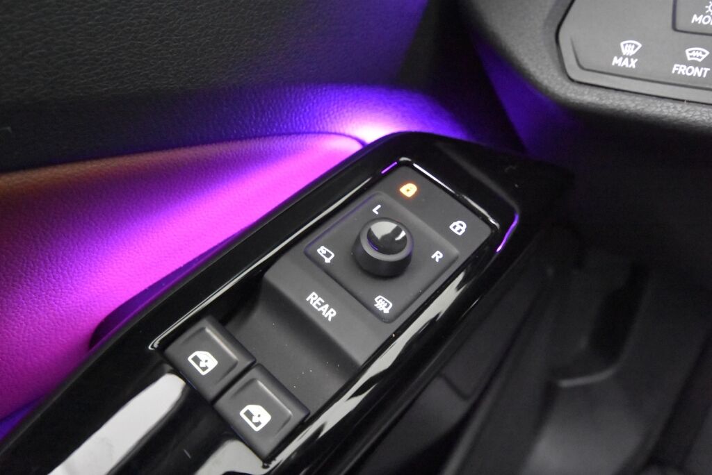 Volkswagen ID.4 2021 Pro Performance 1ST 150 kW, akku 77 kWh / Lämpöpumppu / LED / Kamera / Adapt. Vakkari / Kaistavahti / Puoli nahka / Lämpöratti